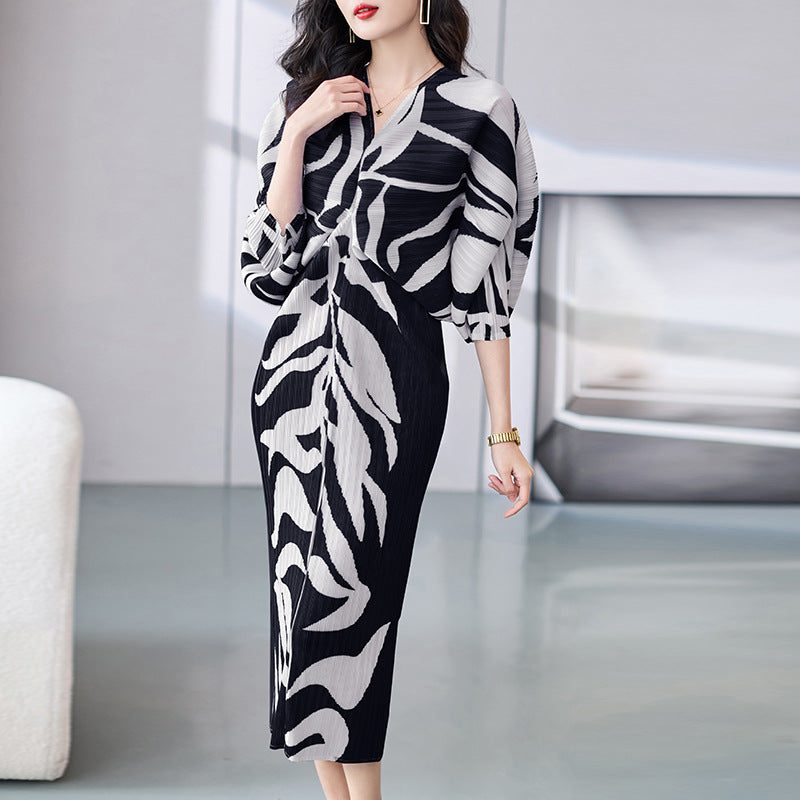 Fashion V-neck Bat Three-quarter Sleeve Temperament Style Formal Dress