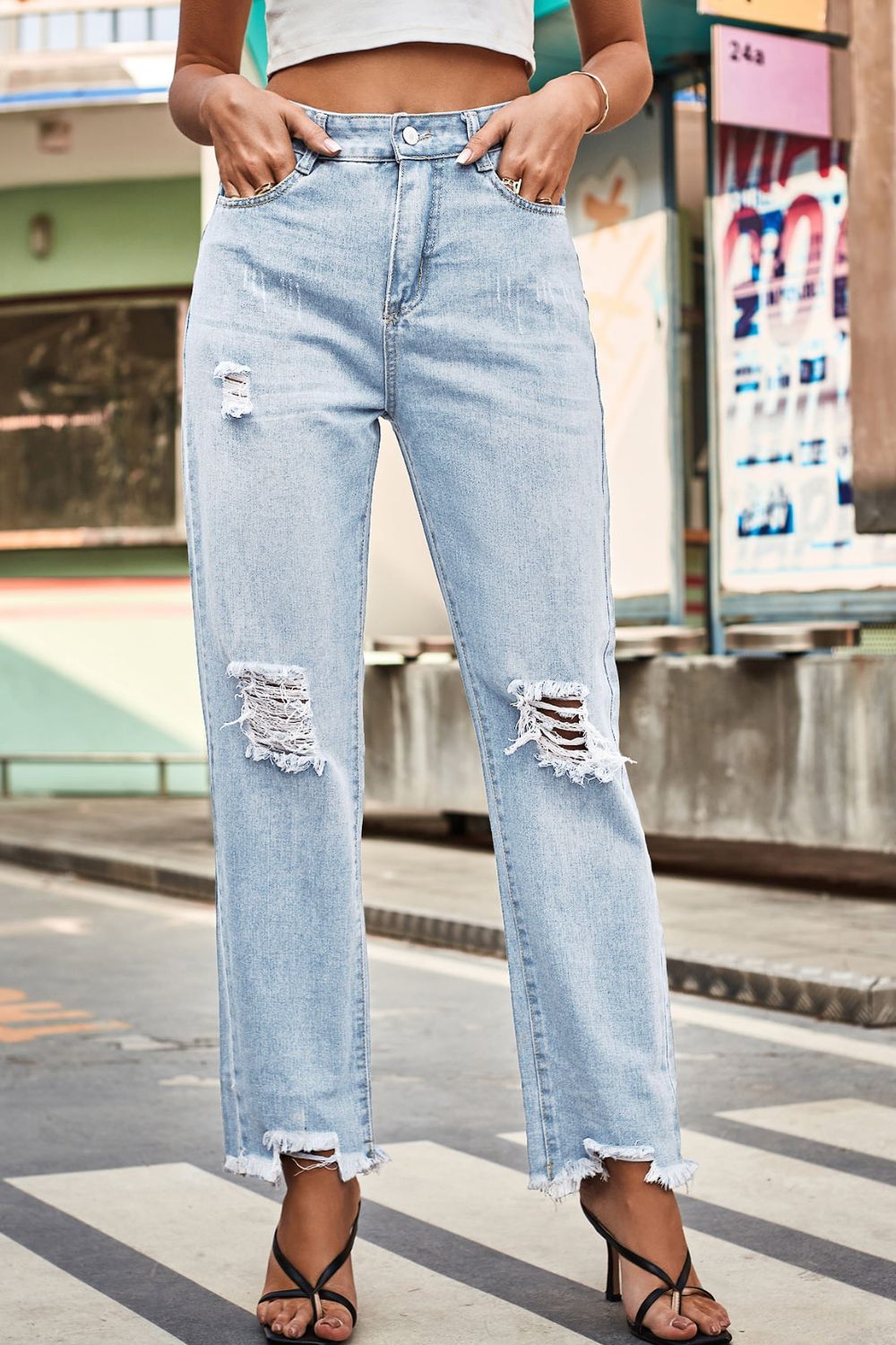 Buttoned Loose Fit Jeans