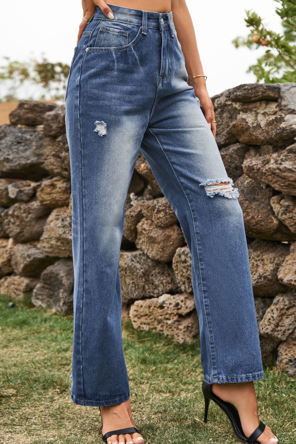 Buttoned Loose Fit Jeans