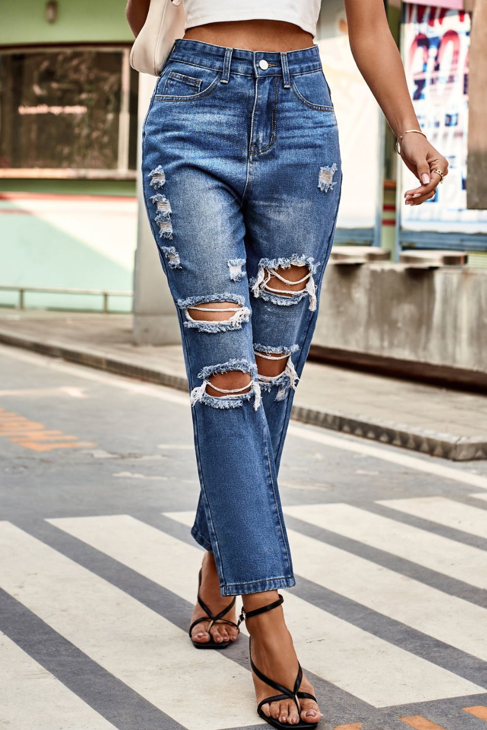 Buttoned Jeans with Pockets